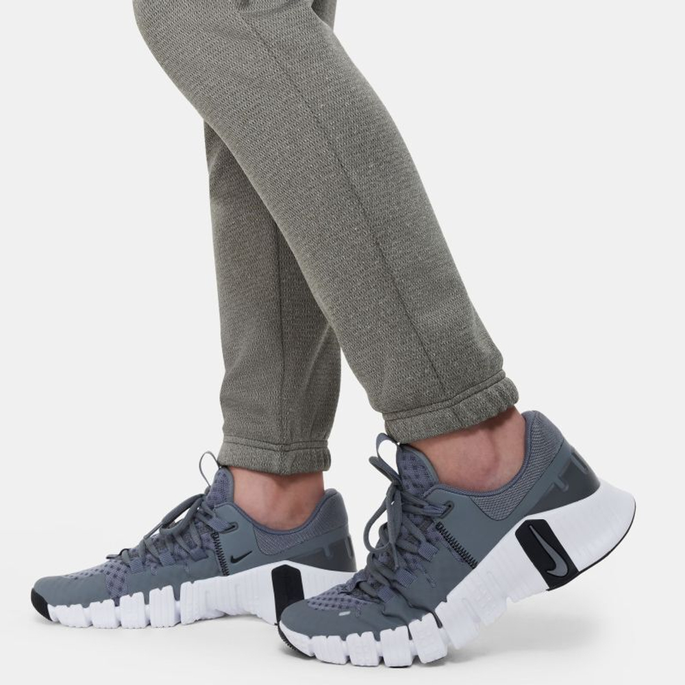 Nike therma winterized pants store