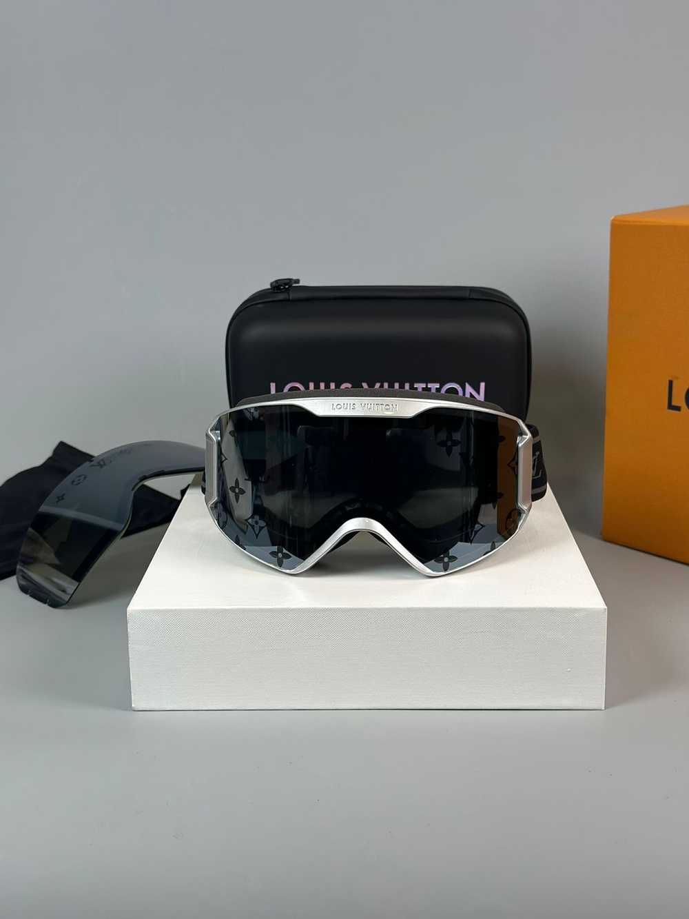 Горнолыжная маска Louis Vuitton