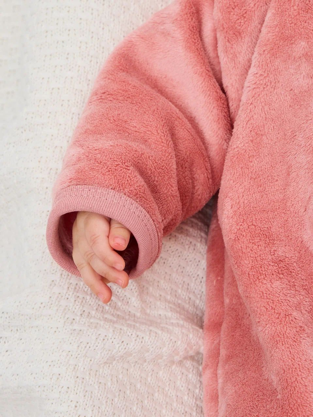 Комбинезон для малышей. Комбинезон для новорожденных