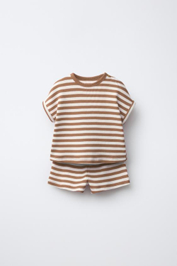 ZARA КОМПЛЕКТ ИЗ ФУТБОЛКИ И ШОРТОВ WAYAS WAFFLE, СВЕТЛО-КОРИЧНЕВЫЙ