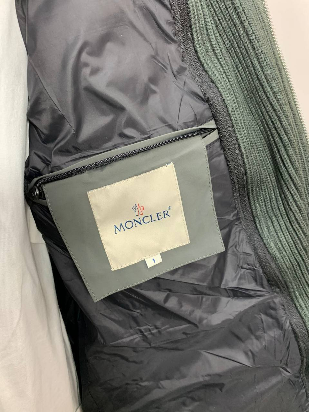 Пуховик Moncler