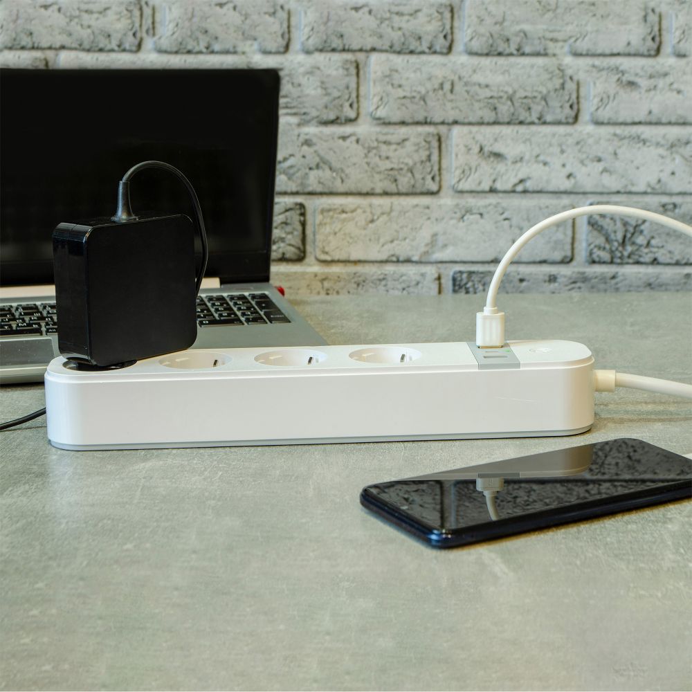 P-GCL4-1.8 A201-UC-WF WHITE Умный сетевой фильтр Wi-Fi. 1.8м Пвс 3х1.5. 4 гнезда. с-з. 2USB+Type-C 5В. 3A. 16A. До 3680Вт. Голосовое управление+приложение UnielSmart. TM Uniel