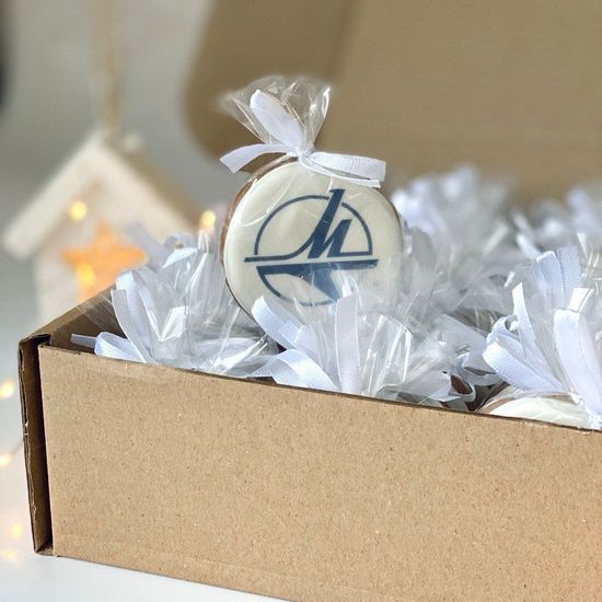 Корпоративные пряники с логотипом для авиакомпани