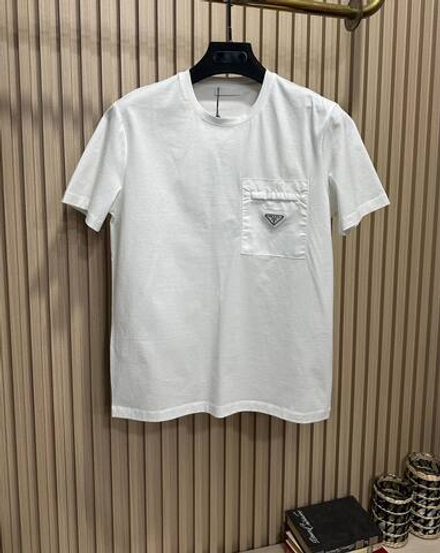 Футболка Prada