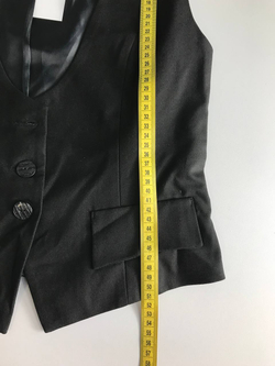 Жилетка Bravo лаконичная, визуально на 44 размер, новая