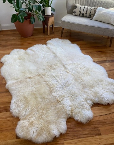 Эксклюзивный белый ковер овчина с длинным ворсом из шести шкур