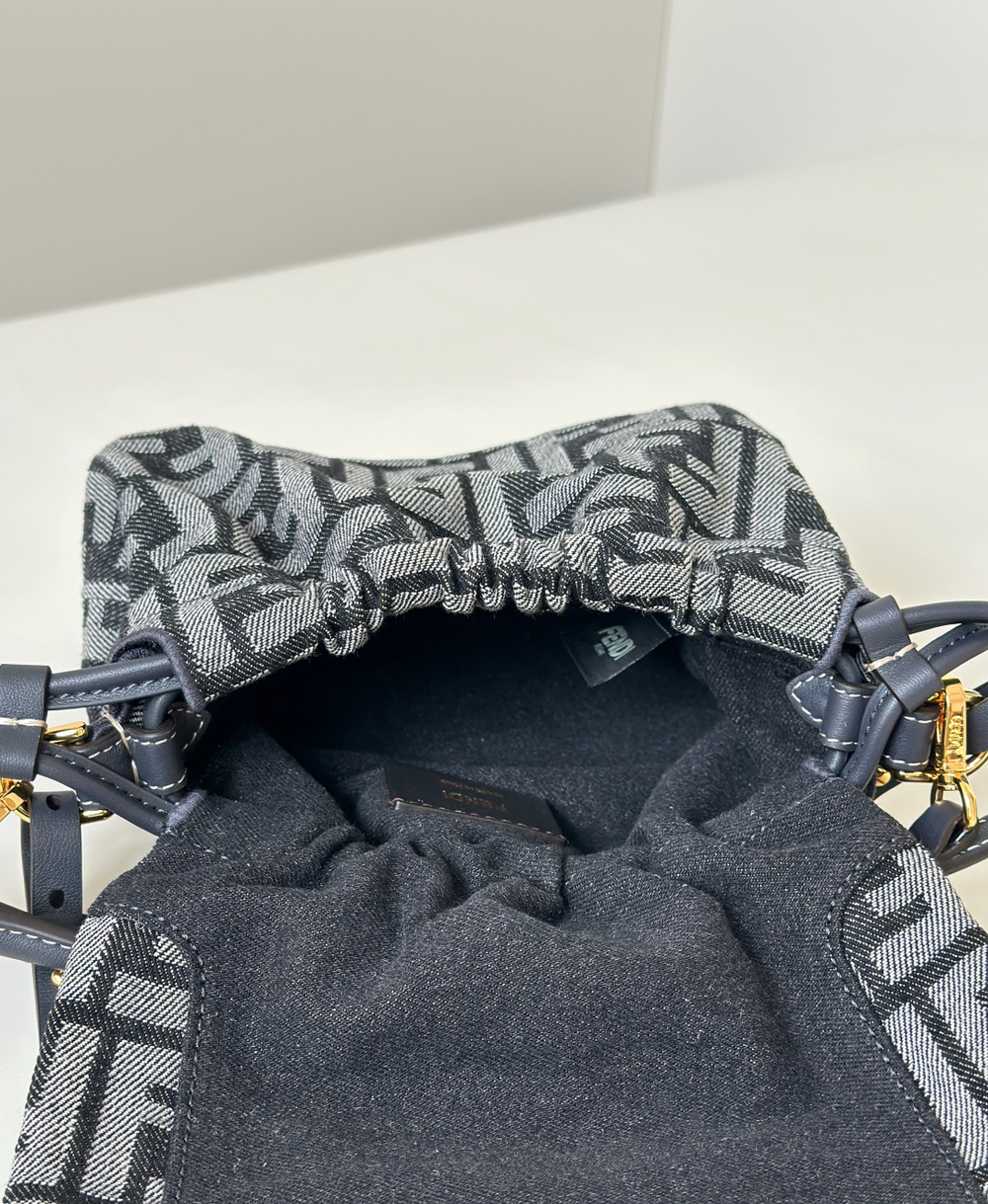 Fendi Small Mamma Baguette 16 cm