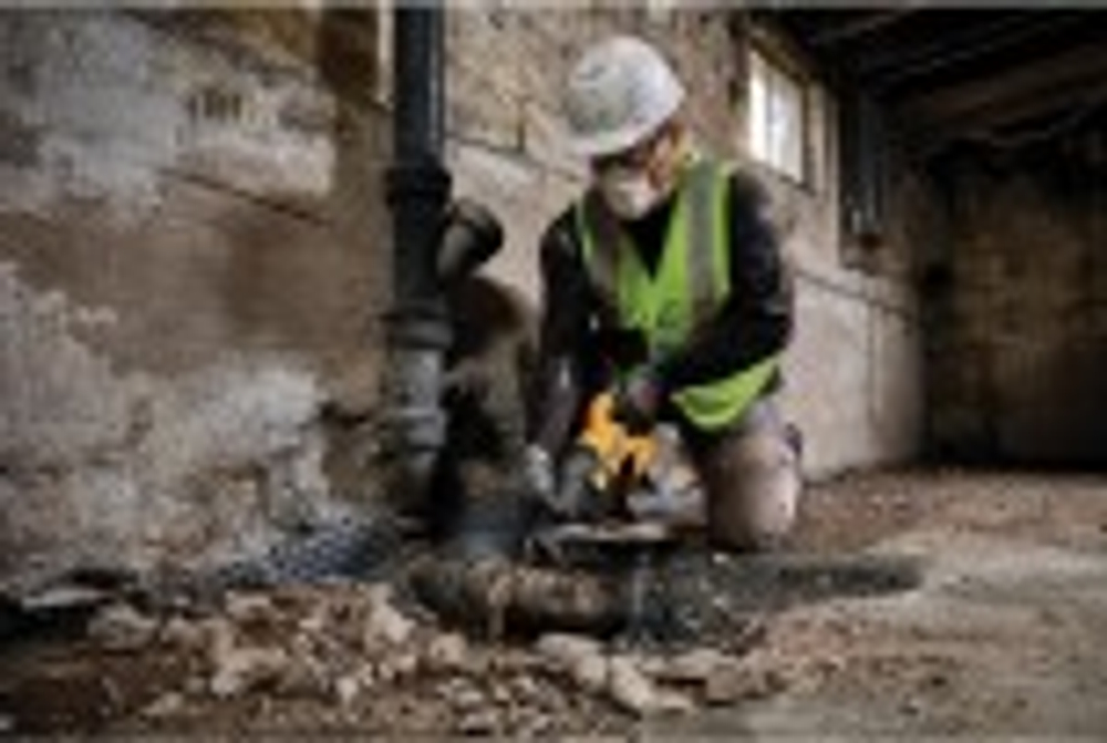 Пила сабельная аккумуляторная DeWALT DCS 389 N FLEXVOLT, бесщеточная, без АКБ и З/У DCS389N-XJ