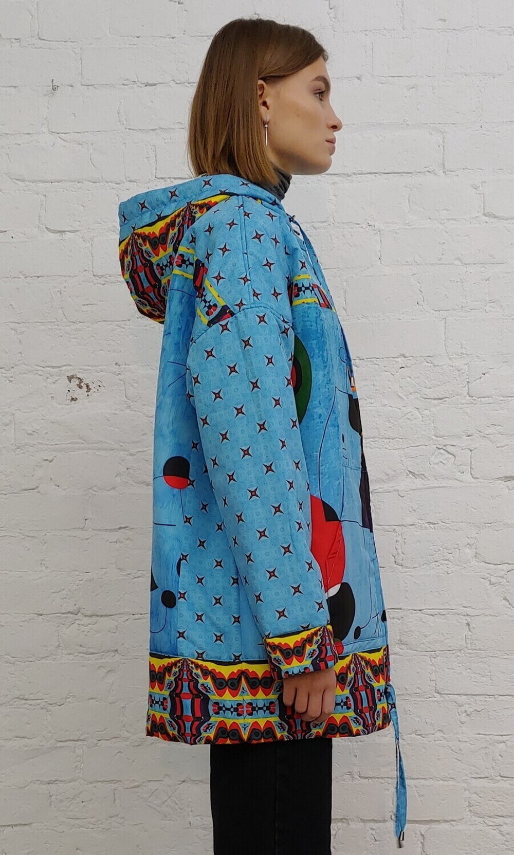 Двусторонняя куртка "Связь времён", по мотивам абстрактной живописи Жоан Миро и готического шрифта и иллюстраций из Бревиария короля Мартина Арагонского