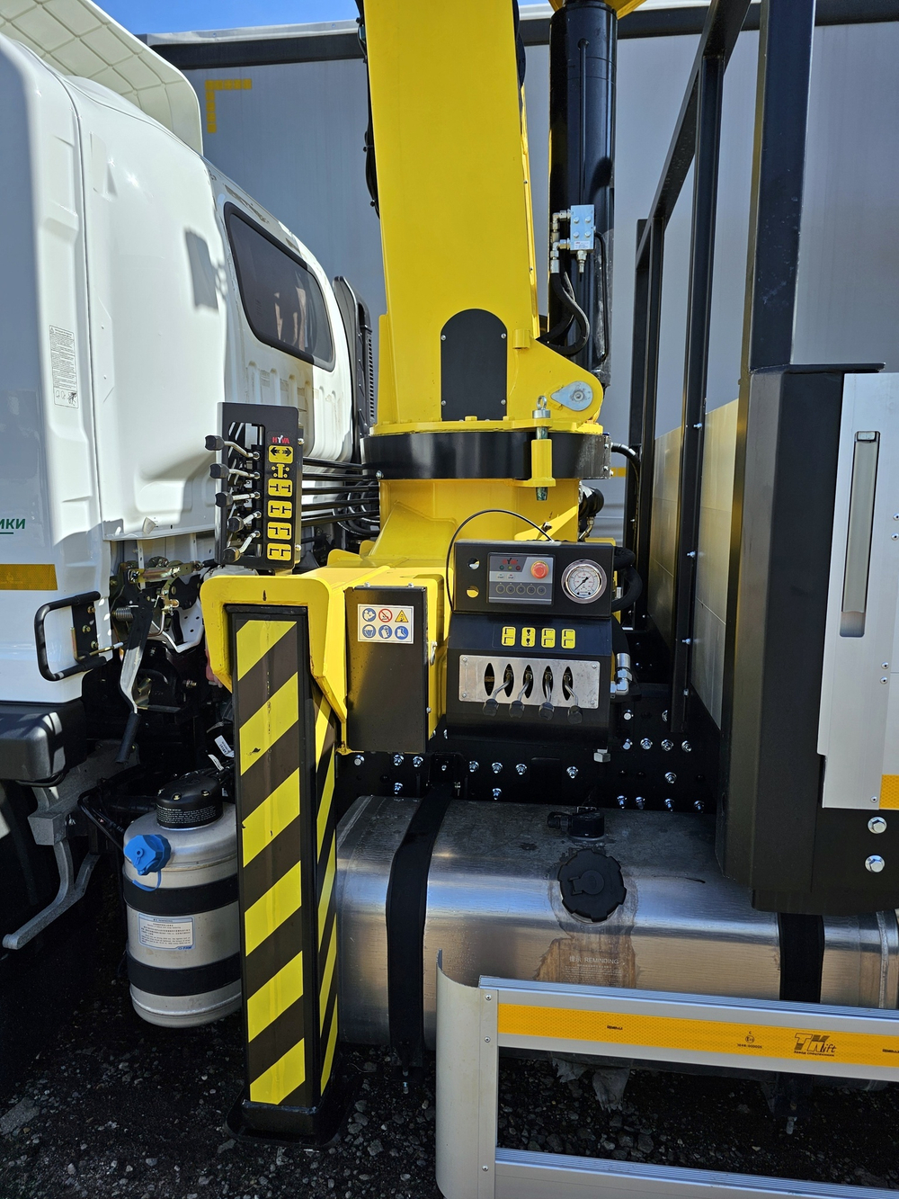 FAW Tiger 6G 12 с КМУ HYVA HST6.3