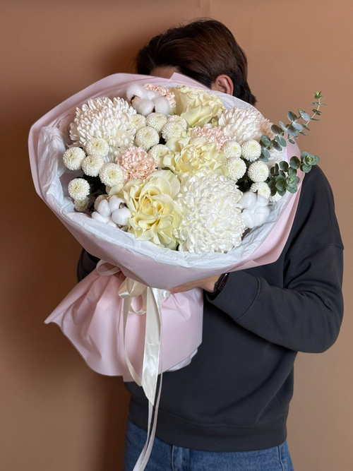 Букет "Минуты счастья", Французские розы, Хризантема, дубки, диантус
