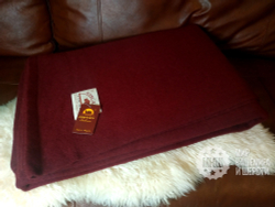 Одеяло тканое из верблюжьей шерсти  150x200 см. (Gobi Sun/Монголия) - БОРДО