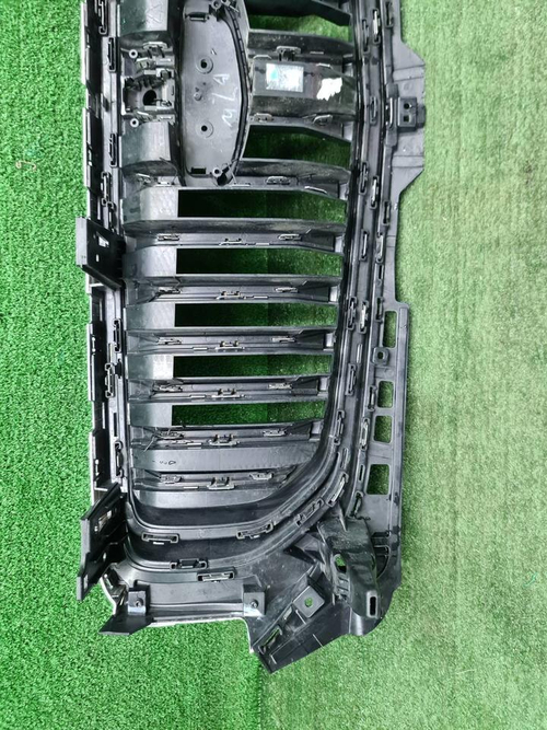 Решетка радиатора Geely Monjaro (2021-н.в.)