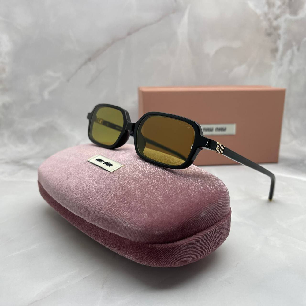 Солнцезащитные очки MIU MIU