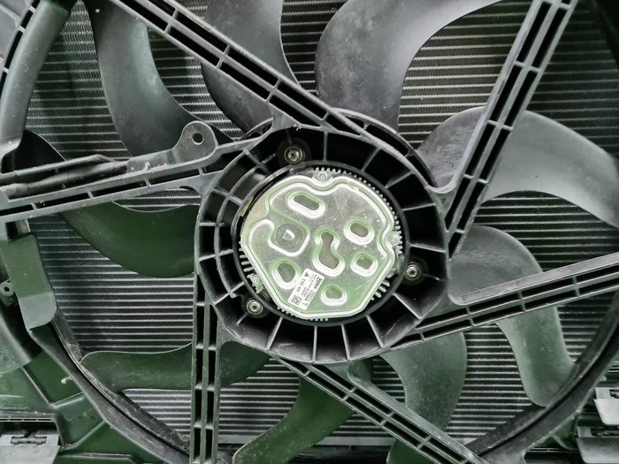 Кассета радиаторов BMW 3er G20 (2018-н.в.)