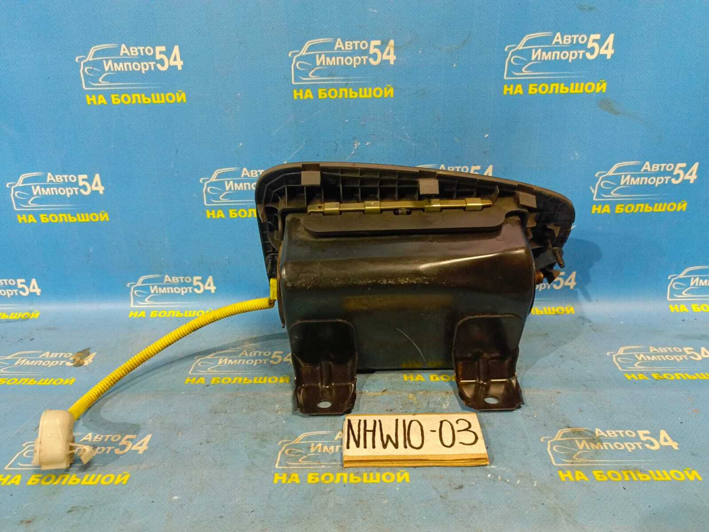 Подушка безопасности пассажирская TOYOTA PRIUS 1999