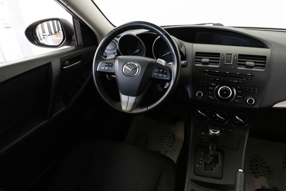 Mazda Mazda3, 2012 год