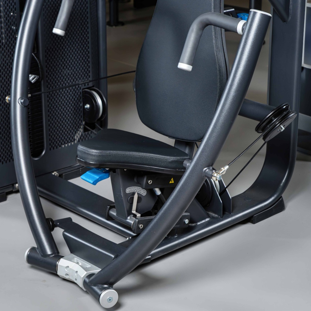 E7008 Жим от груди вертикальный. Стек 135 кг