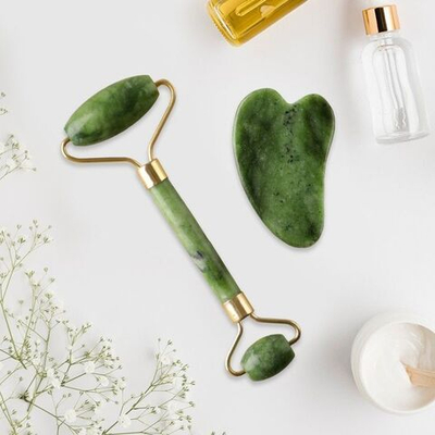 Набор из 2 зеленых массажеров гуаша для лица «Самой нежной» (Цвет: зеленый)