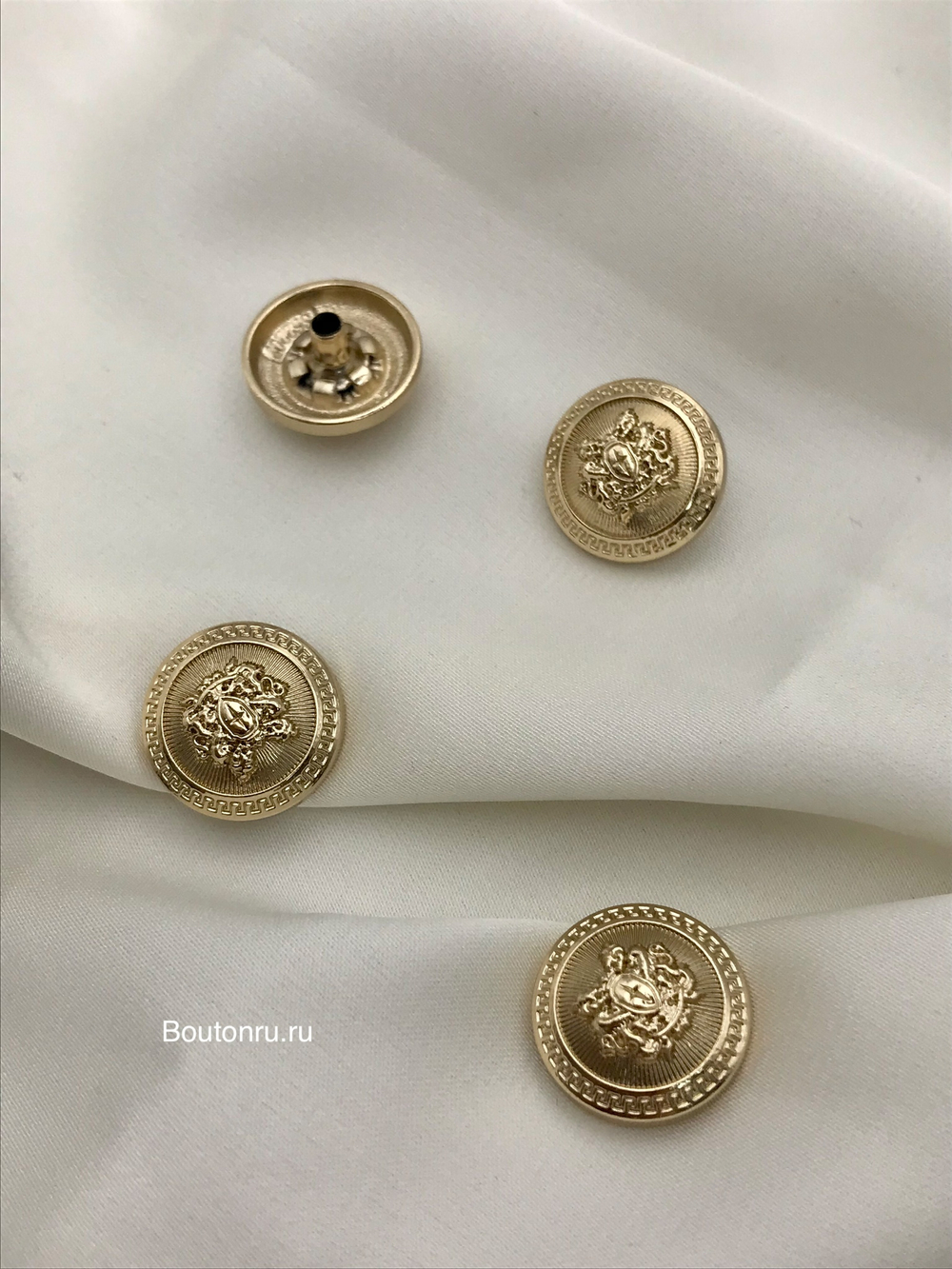 Шляпка под установочные кнопки золото герб