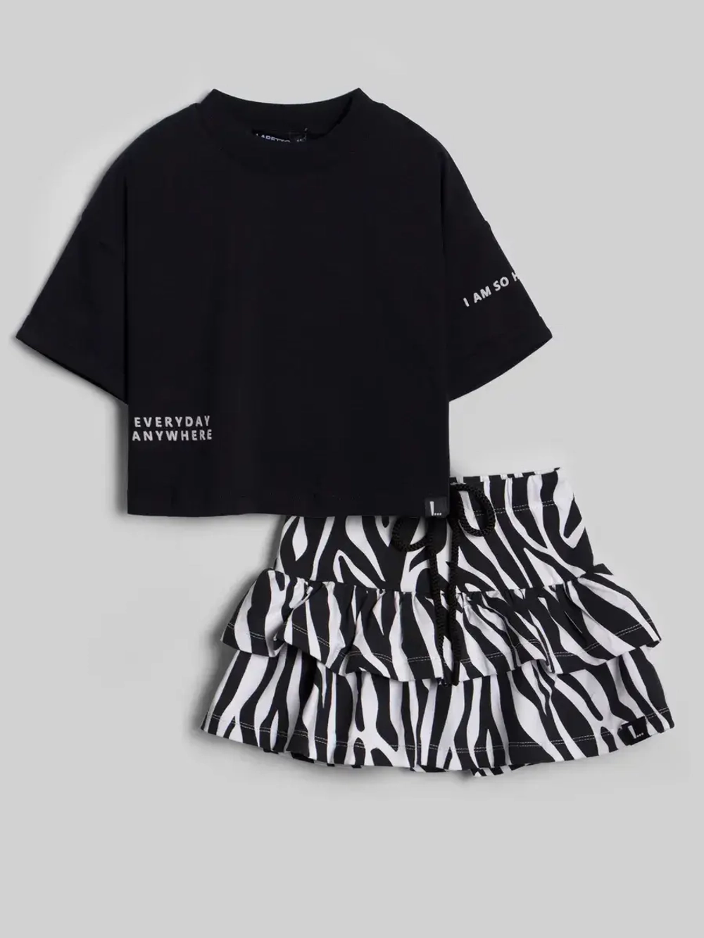 Костюм для девочки с юбкой-шорты на весну