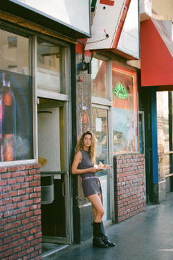 ZARA КОРОТКОЕ ПЛАТЬЕ С ПОЯСОМ-ГАЛСТУКОМ, УГОЛЬНЫЙ