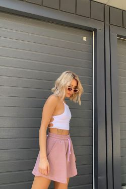 Топ с завязками сзади кремового цвета