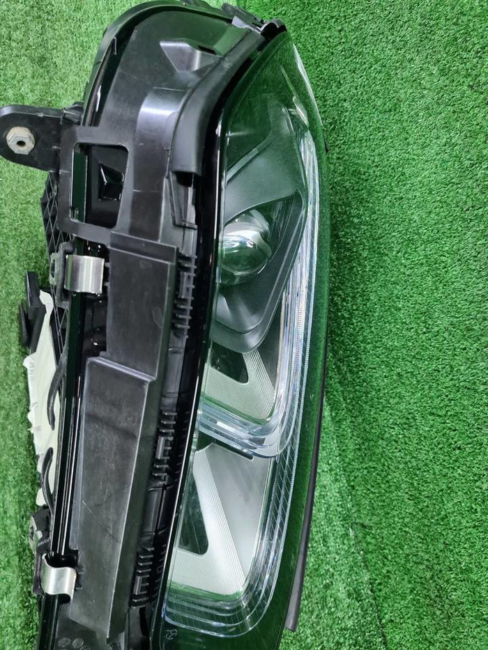 Фара правая Mercedes GLE V167 (2018-2024) LED