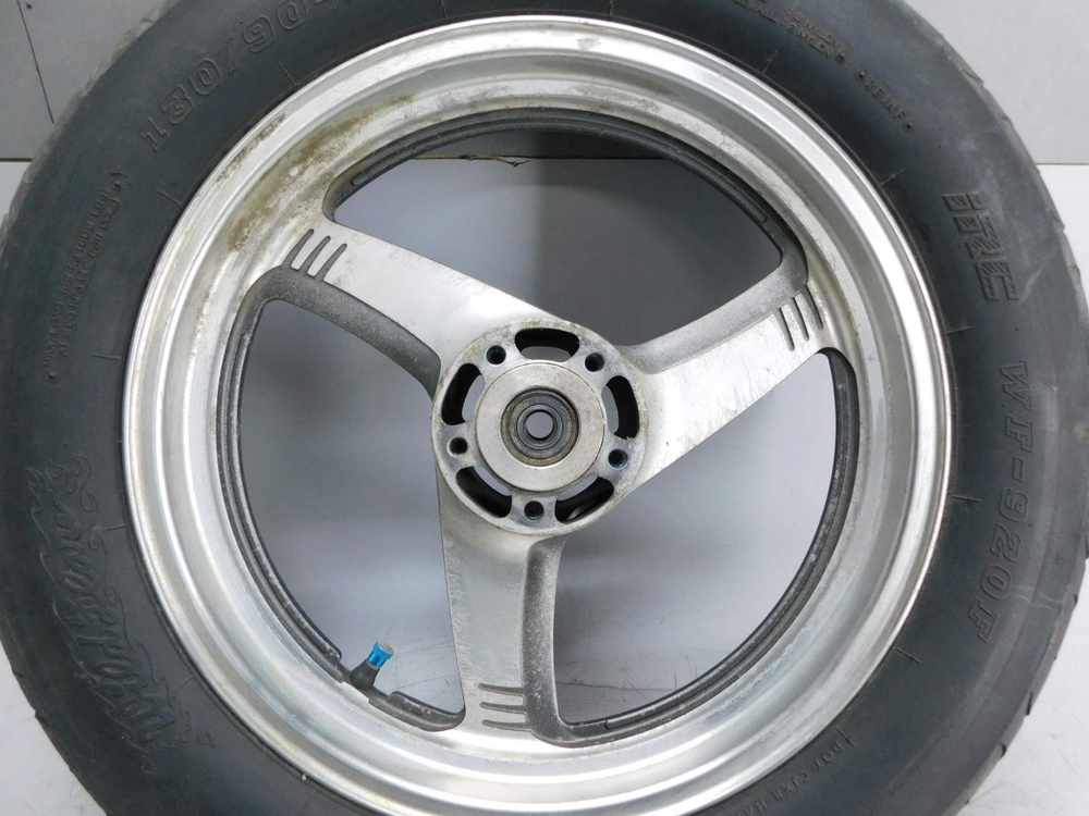 колесо переднее Suzuki Desperado 400 VK52A