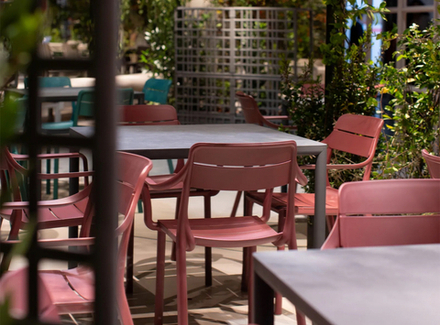 Кресло пластиковое Nardi Cassia, бургунди