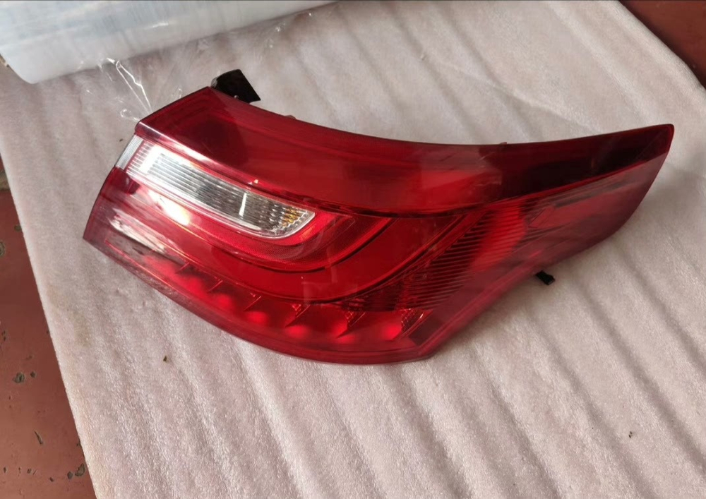 Задний правый фонарь Geely Emgrand 2018-2020