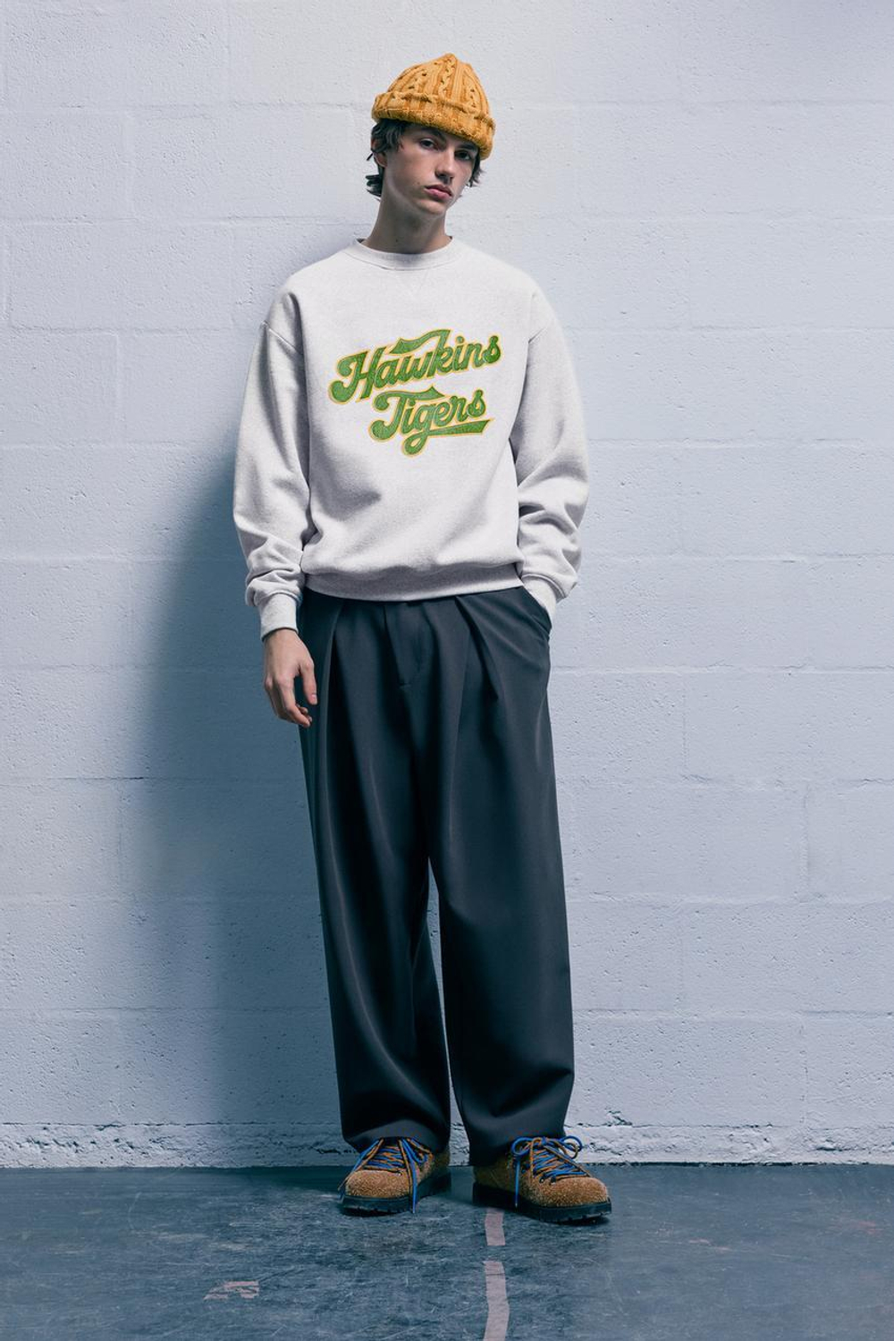 PULL&BEAR Толстовка "Stranger Things", серый меланж