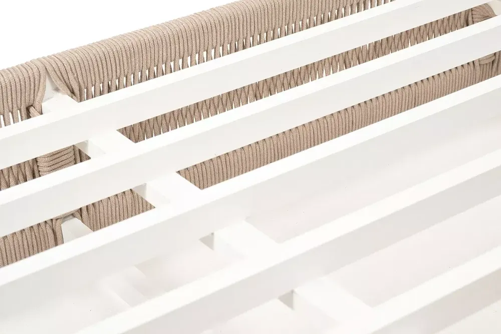 "Ривьера" шезлонг плетеный из роупа, каркас алюминий белый муар, роуп бежевый круглый, ткань бежевая 052