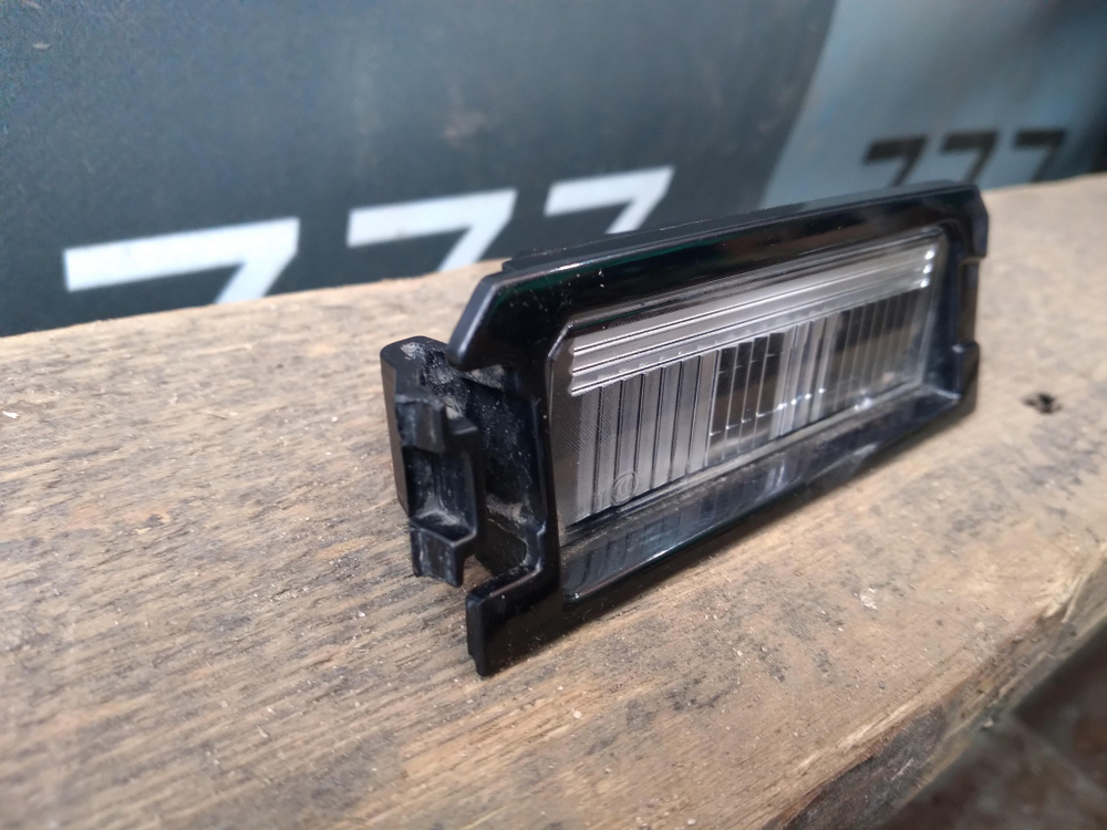 Фонарь подсветки номера Kia Rio 4 (FB) 17-21 Б/У Оригинал 92501F6000