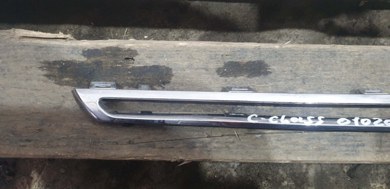 Молдинг решетки радиатора правый Mercedes GLE (C292) 15-19 Б/У Оригинал A2928880285