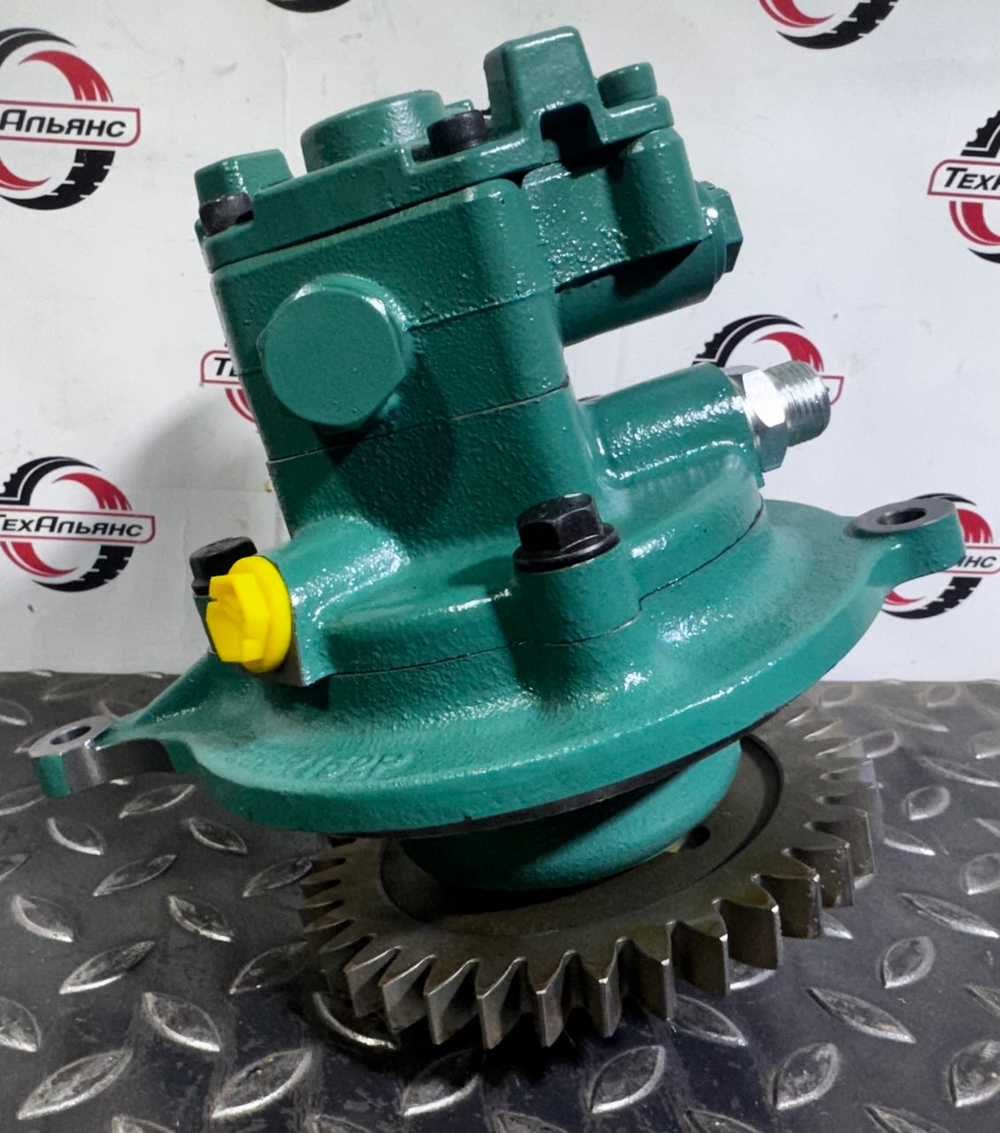 Насос масляный 15033078