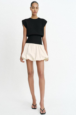 ZARA ТРИКОТАЖНЫЙ ТОП С ПОДПЛЕЧНИКАМИ, ЧЕРНЫЙ