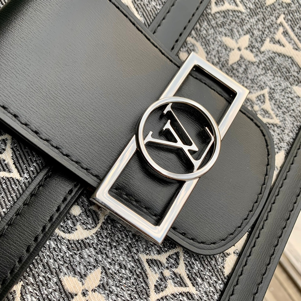 Louis Vuitton Dauphine MM