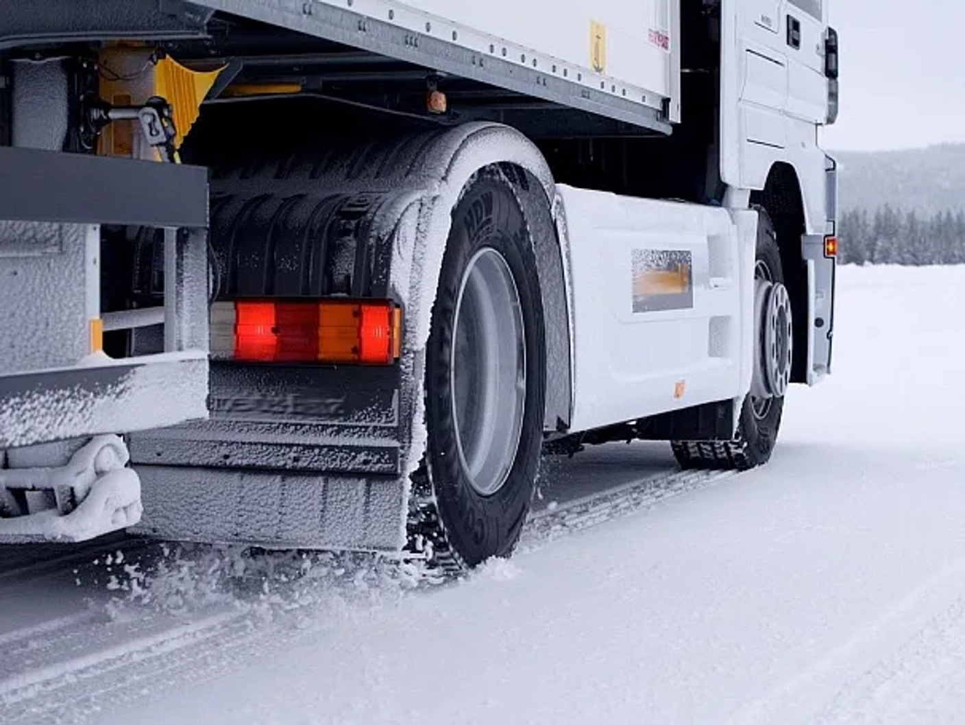Сравнение зимних и летних грузовых шин: как выбрать подходящий тип шин в зависимости от сезона и условий эксплуатации?