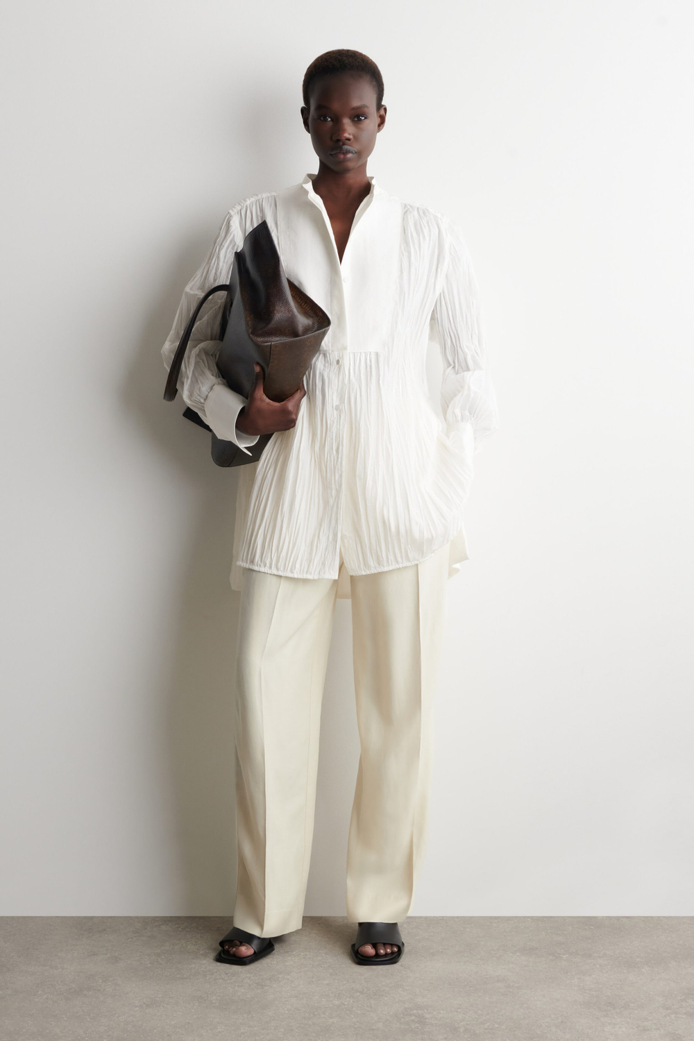 COS Рубашка из мятого хлопка, белый