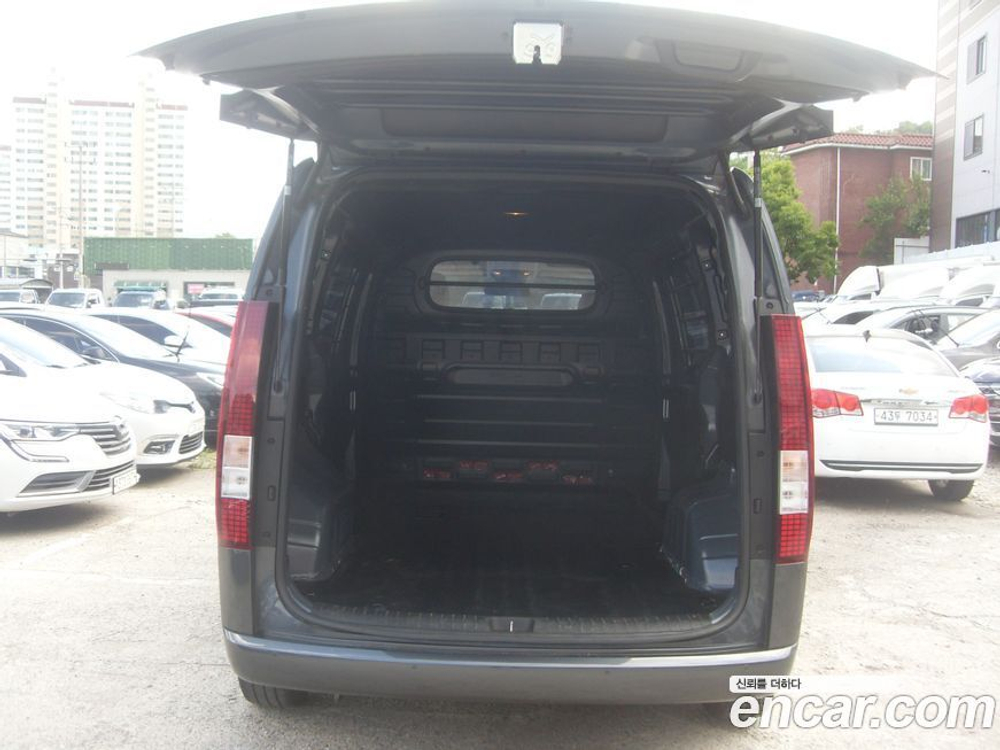 Hyundai Staria Cargo 3-х местный (07.2022)