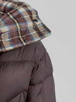 Куртка 5310 однотонная укороченная на молнии с подкладой в клетку