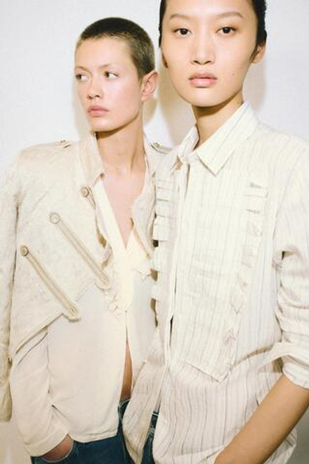 ZARA РУБАШКА В ПОЛОСКУ СО СКЛАДКАМИ — ZW COLLECTION LIMITED EDITION, ЭКРЮ/ЧЕРНЫЙ