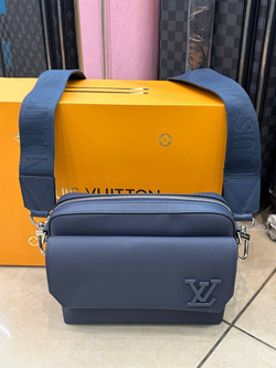 Сумка-мессенджер Louis Vuitton