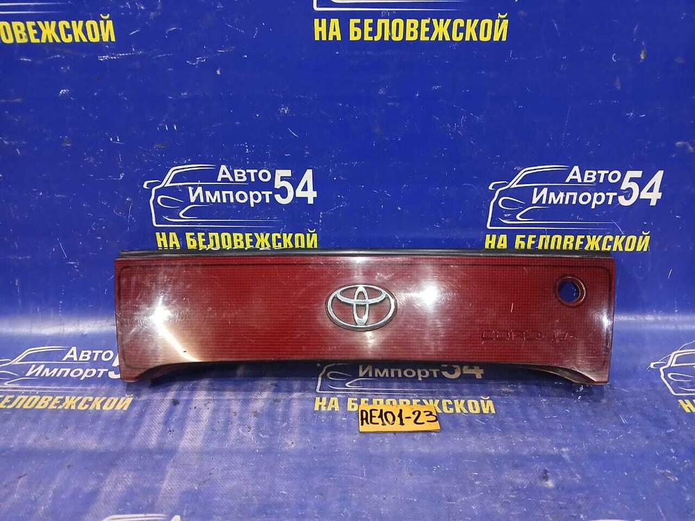 Вставка в багажник центральная TOYOTA CERES 1992