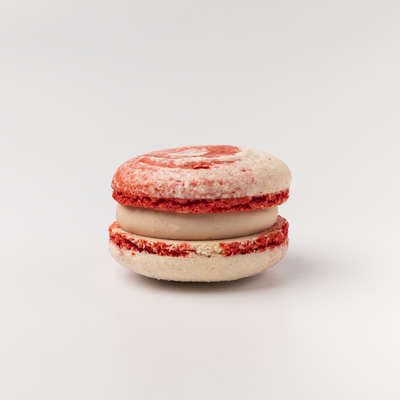 Макаронс "Брусника со сгущенкой"