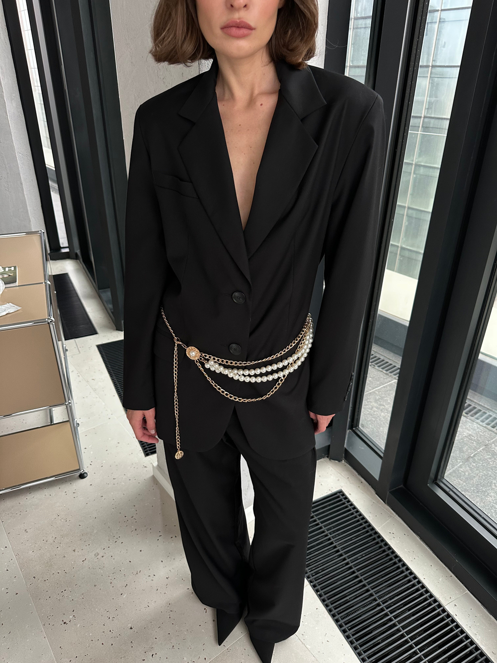 Брюки из вискозы на заниженной талии черные