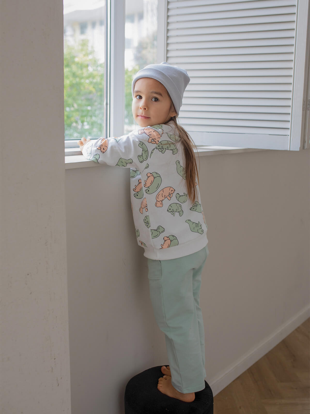 Свитшот оверсайз Mjölk Ламантины, уценка