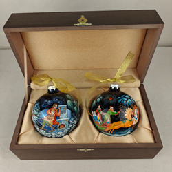 Набор новогодних шаров с ручной росписью "По-щучьему веленью" и "Тройка" в футляре