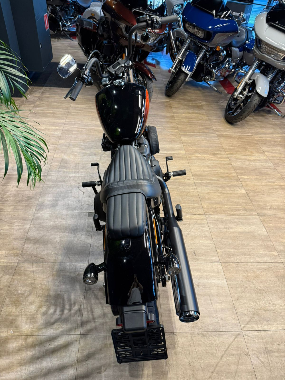 Street Bob 114 Harley-Davidson 2023 (Vivid Black)